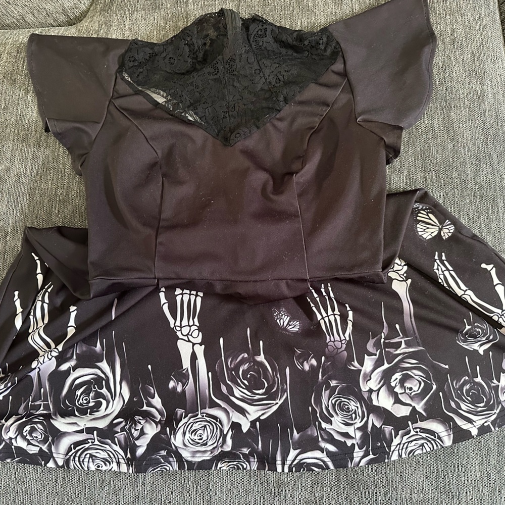 Halloween, knee-length dress with lace sweetheart top